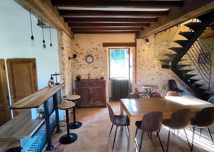 Maison Typique En Perigord