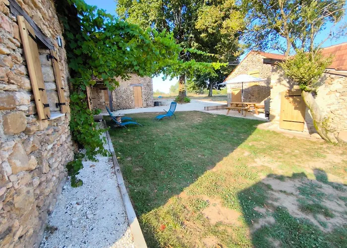 Maison Typique En Perigord * Savignac-de-Miremont